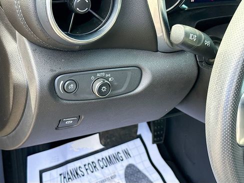 Used 2021 Chevrolet Blazer LT FWD image 11
