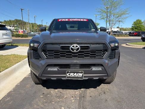 Used 2025 Toyota Tacoma TRD Off-Road AWD/4WD image 2