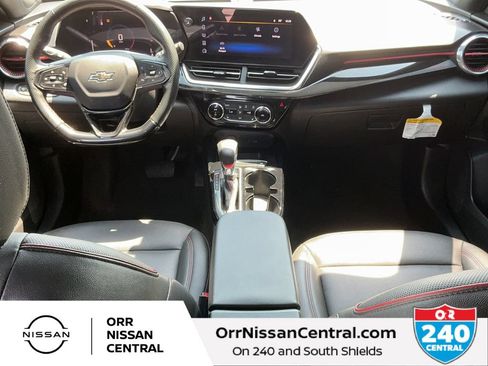 Used 2025 Chevrolet Trax RS w/ Driver Confidence Package FWD image 15