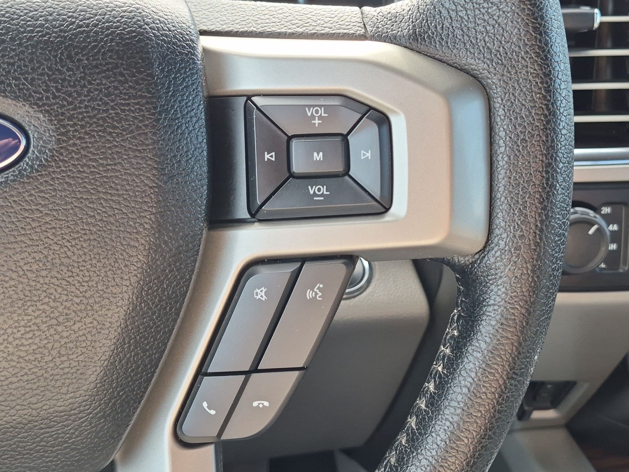 Used 2015 Ford F150 Lariat AWD/4WD image 17