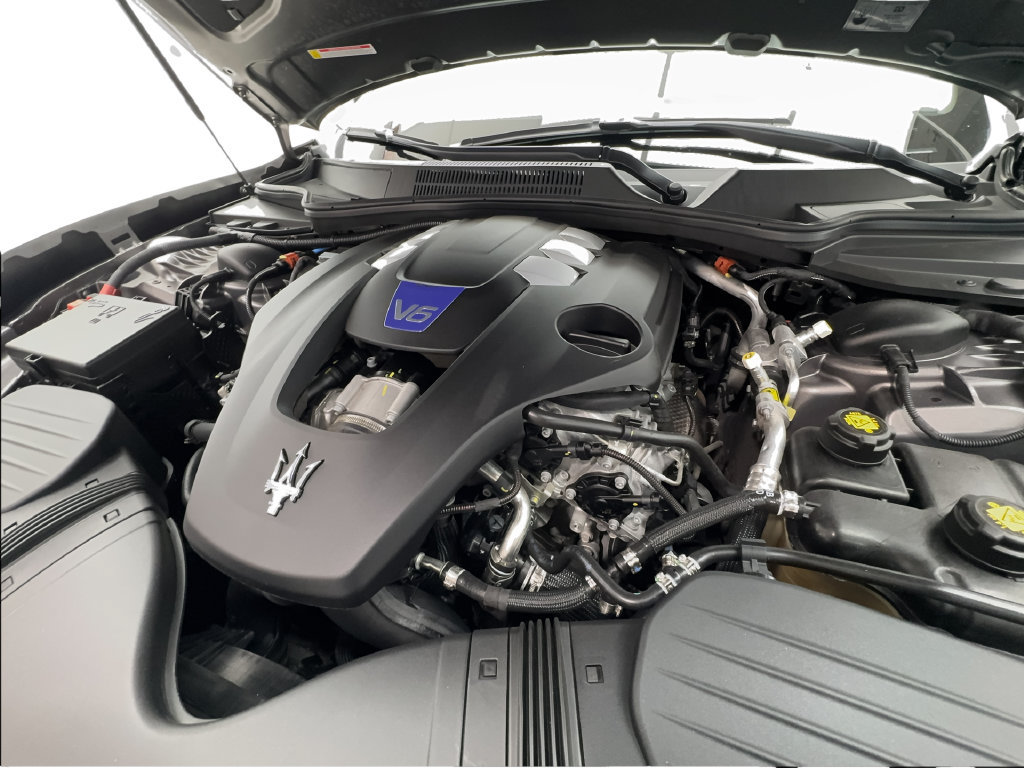 Used 2023 Maserati Ghibli Modena RWD image 21