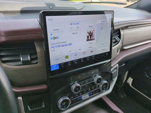 Used 2022 Ford Expedition Limited AWD/4WD image 29