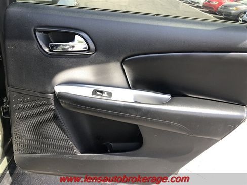 Used 2016 Dodge Journey SE w/ Flexible Seating Group FWD image 20