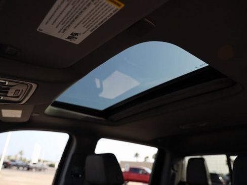 New 2026 GMC Sierra 1500 SLT image 11