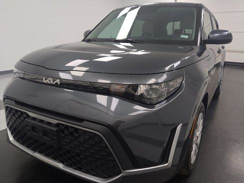 Used 2023 Kia Soul LX image 15
