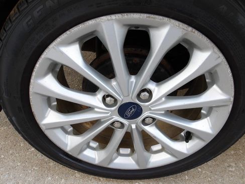 Used 2014 Ford Fiesta SE w/ Equipment Group 201A FWD image 25