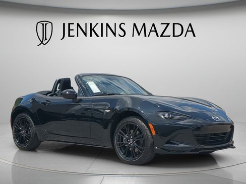 New 2026 MAZDA MX-5 Miata Club w/ Interior Package RWD image 1