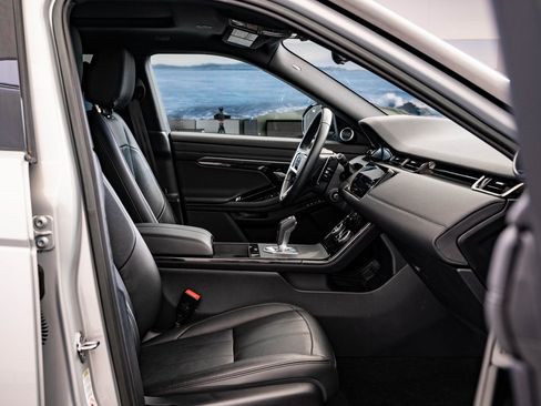 Used 2023 Land Rover Range Rover Evoque R-Dynamic SE image 25