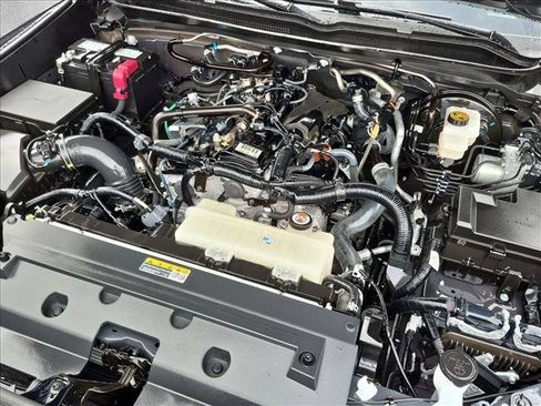 Used 2025 Toyota Tacoma SR5 AWD/4WD image 28