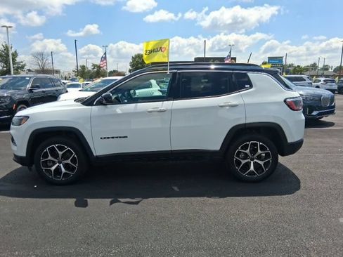 Used 2025 Jeep Compass Limited AWD/4WD image 13