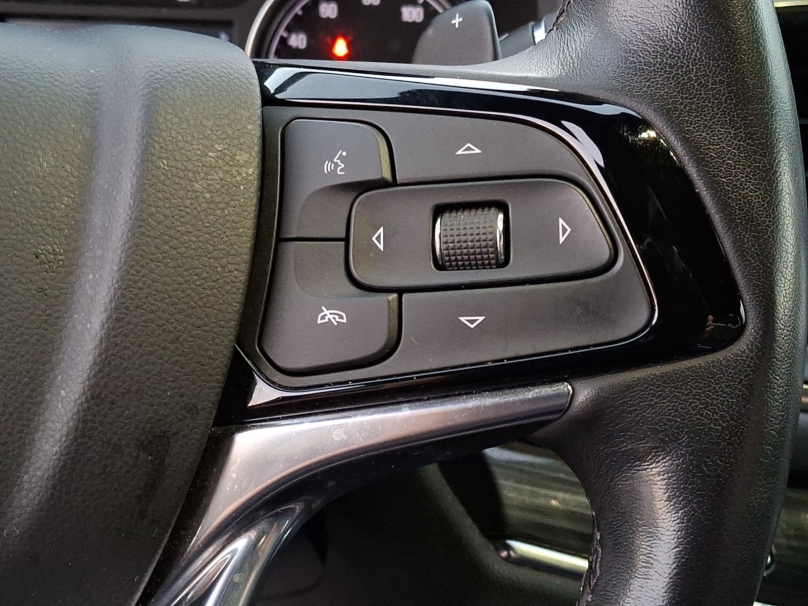 Used 2024 Buick Enclave Essence FWD image 23