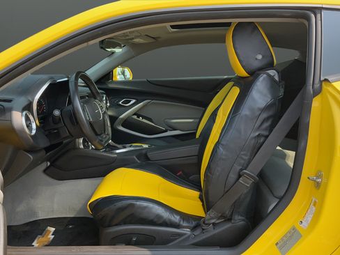 Used 2018 Chevrolet Camaro SS RWD image 17