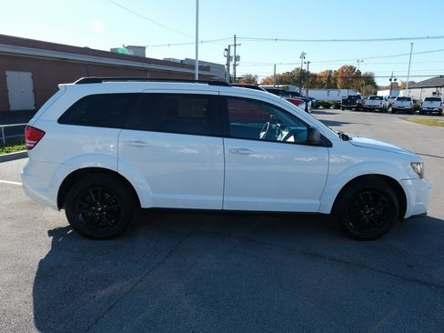 Used 2020 Dodge Journey SE w/ Blacktop Package image 2