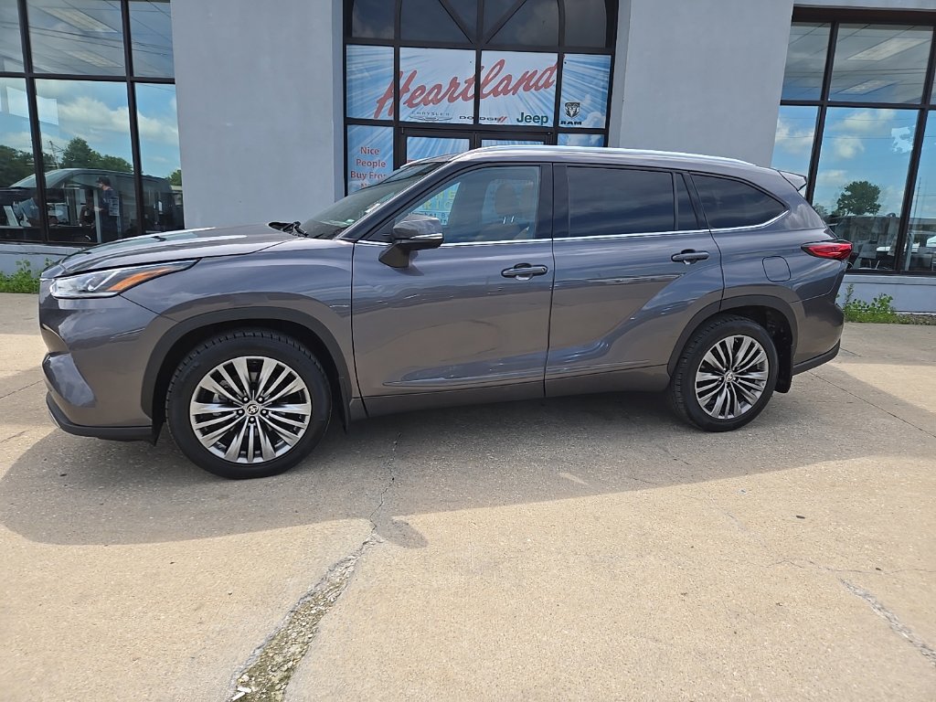 Used 2021 Toyota Highlander Platinum AWD/4WD image 6