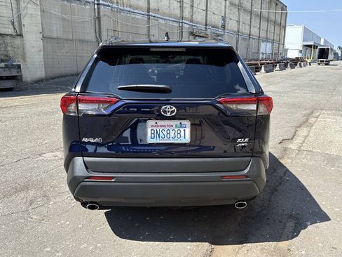 Used 2020 Toyota RAV4 XLE w/ Convenience Package AWD/4WD image 21