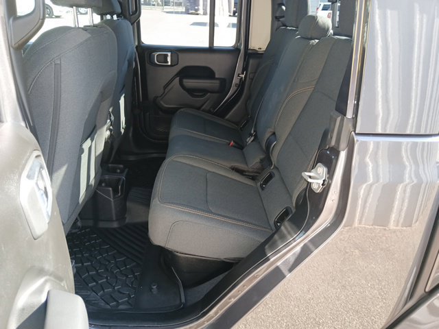 Used 2025 Jeep Gladiator Sport AWD/4WD image 19
