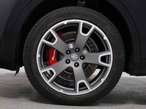 Used 2017 Maserati Levante S image 48