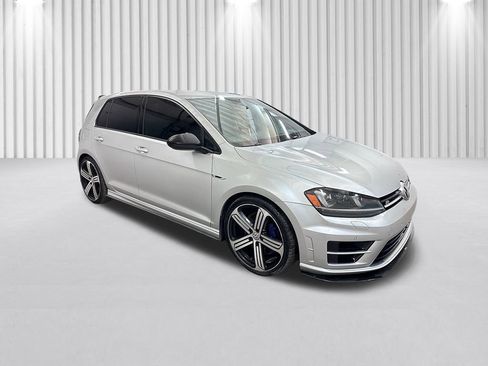 Used 2016 Volkswagen Golf 4-Door image 2