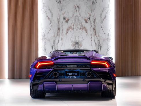 Used 2023 Lamborghini Huracan EVO RWD image 6