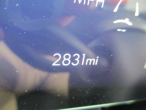 Certified 2025 Buick Enclave Sport Touring w/ Power Package image 29