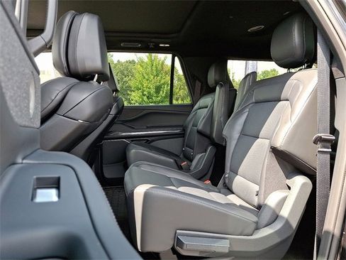 New 2025 Lincoln Navigator L Reserve w/ Jet Appearance Package image 5