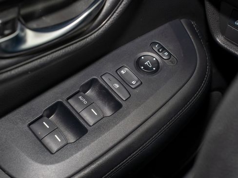 Certified 2024 Honda HR-V LX image 27