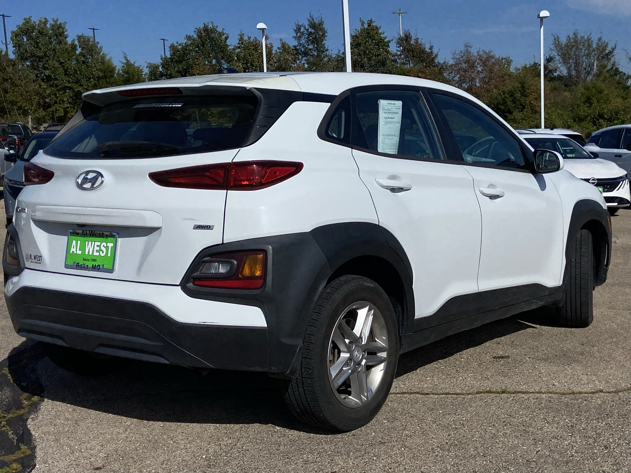 Used 2021 Hyundai Kona SE AWD/4WD image 3