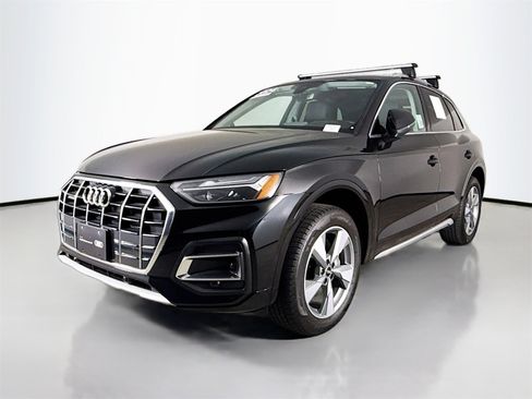 Certified 2024 Audi Q5 2.0T Premium w/ Convenience Package image 3