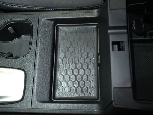 Used 2022 Nissan Frontier SV w/ Technology Package image 33