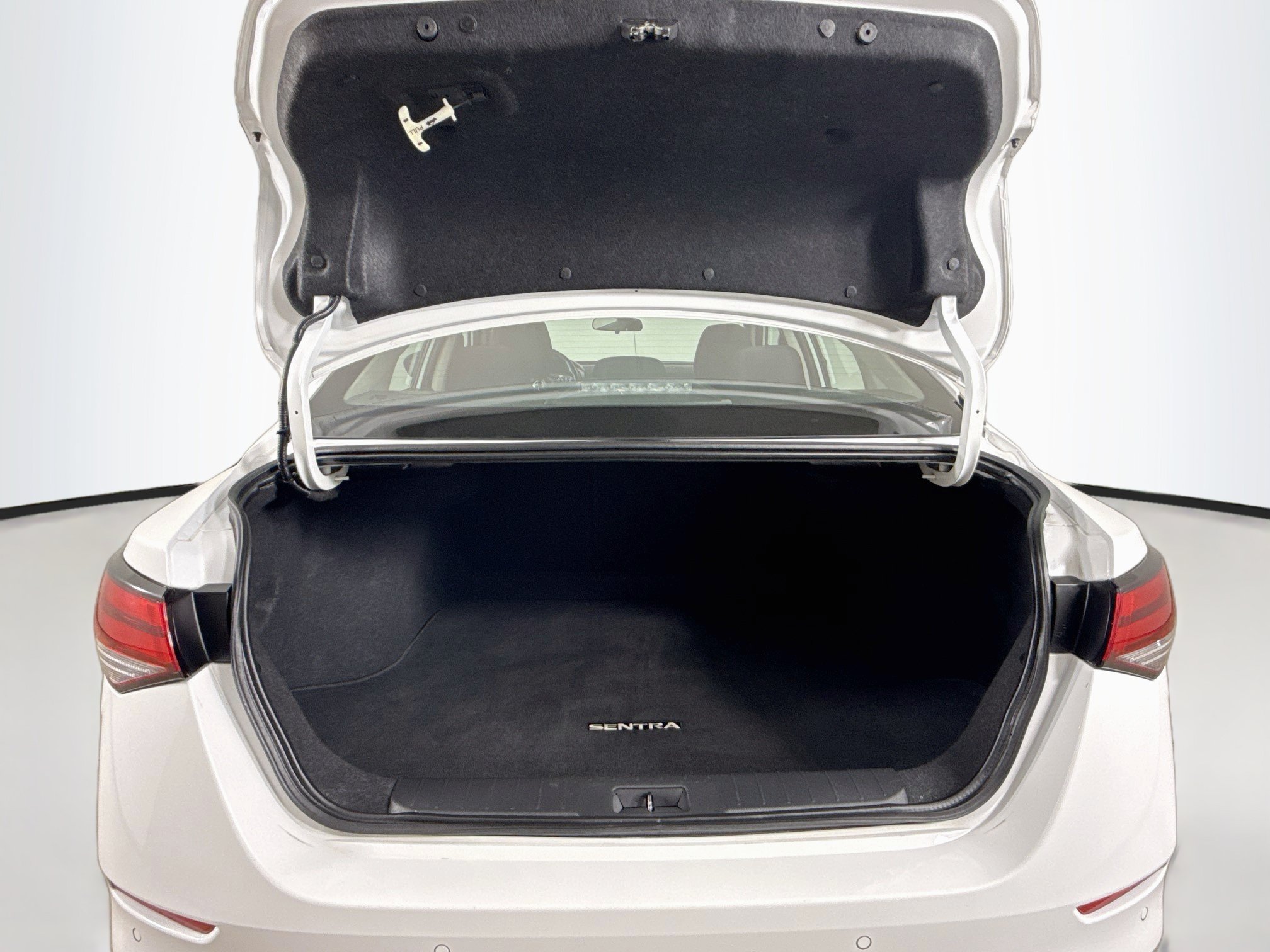 Used 2024 Nissan Sentra SV FWD image 26