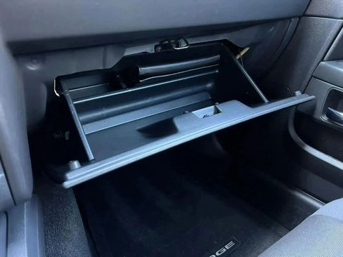 Used 2012 Dodge Challenger SXT image 14