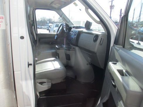 Used 2019 Ford E-350 and Econoline 350 Super Duty w/ Power Windows & Locks Group image 9