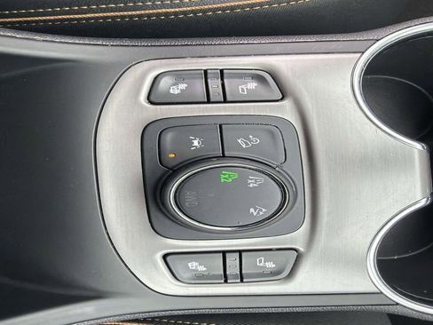 Used 2023 GMC Terrain AT4 image 30