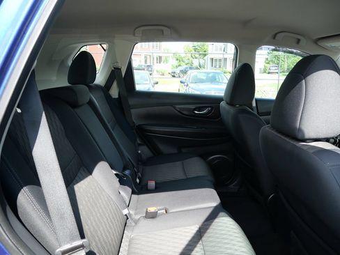 Used 2018 Nissan Rogue S AWD/4WD image 27