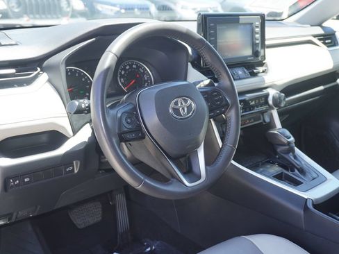 Certified 2022 Toyota RAV4 XLE Premium FWD image 12