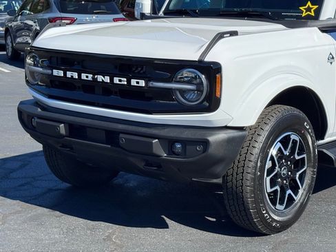 New 2025 Ford Bronco Outer Banks image 38