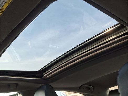 Used 2019 Toyota Avalon XLE image 14