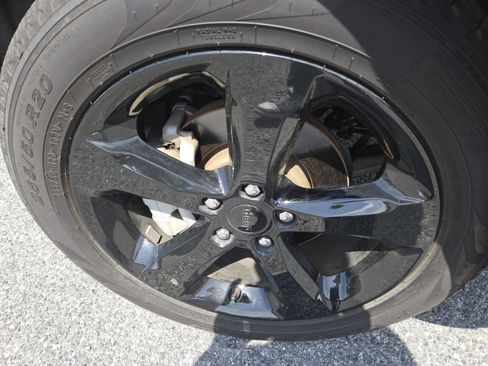 Used 2024 Jeep Grand Cherokee Limited w/ Black Appearance Package image 12