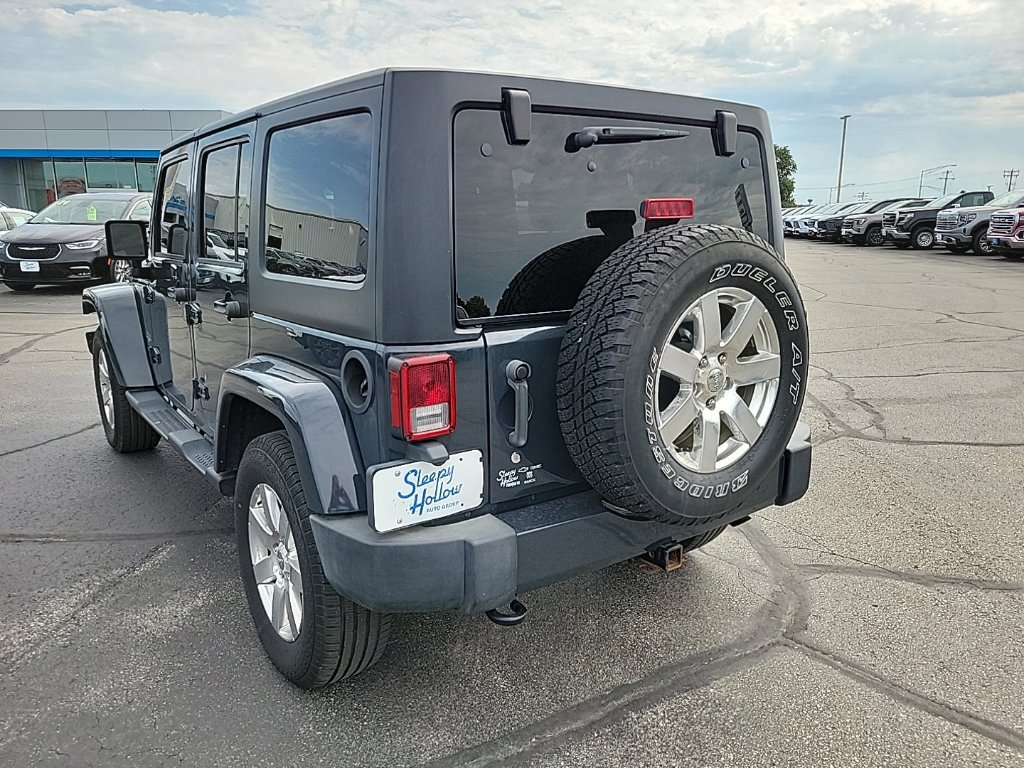 Used 2018 Jeep Wrangler Unlimited Sahara w/ Dual Top Group AWD/4WD image 7