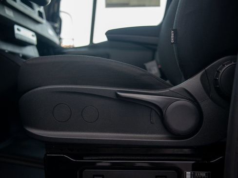 Used 2025 Mercedes-Benz Sprinter 2500 image 34