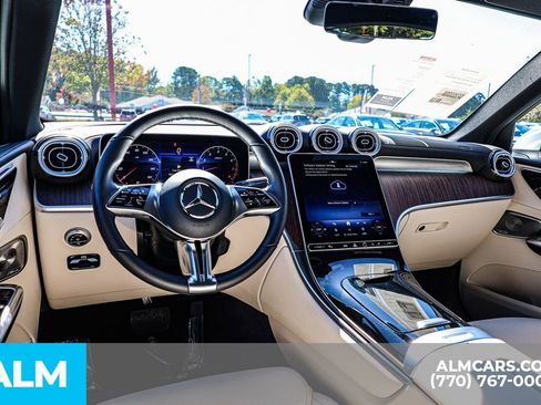 Used 2025 Mercedes-Benz GLC 300 4MATIC image 25