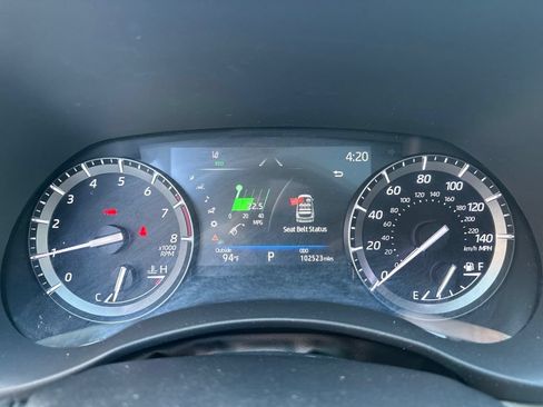 Used 2020 Toyota Highlander XLE FWD image 11