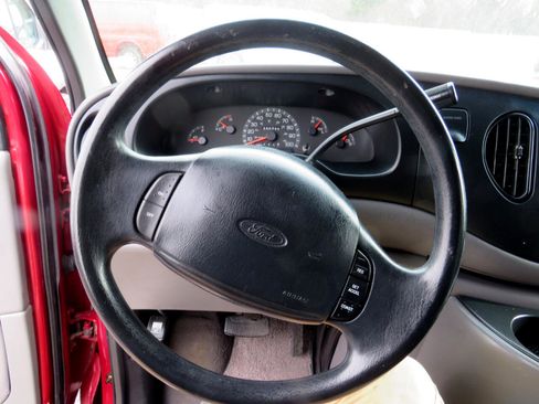 Used 1999 Ford E-150 and Econoline 150 Wagon image 13