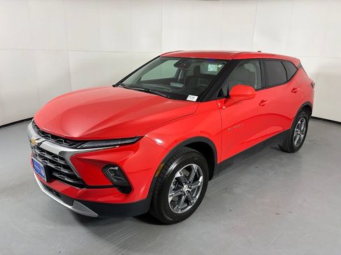 Used 2025 Chevrolet Blazer LT FWD image 4