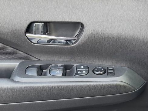 Used 2021 Nissan Kicks SV image 27