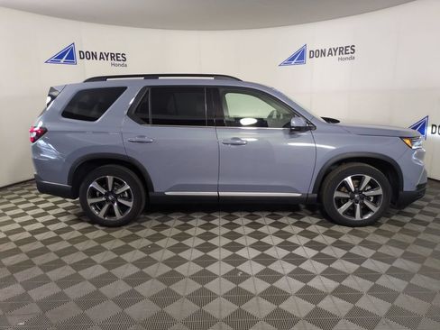 Used 2024 Honda Pilot Touring image 6