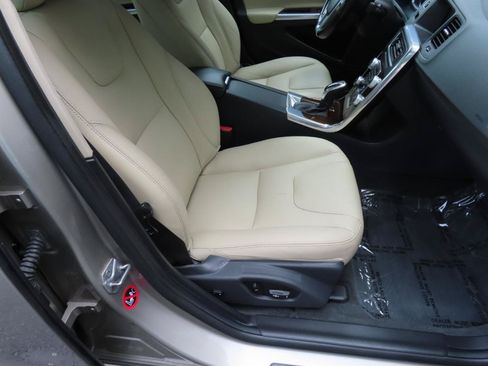 Used 2016 Volvo S60 T5 Premier w/ Climate Package AWD/4WD image 15