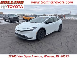 Used 2025 Toyota Prius LE video 1