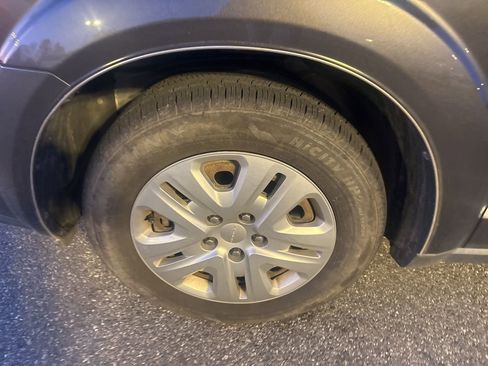 Used 2018 Dodge Journey SE image 11