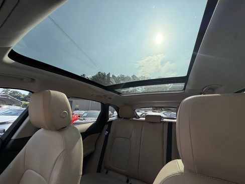 Used 2018 Jaguar F-PACE Premium AWD/4WD image 18